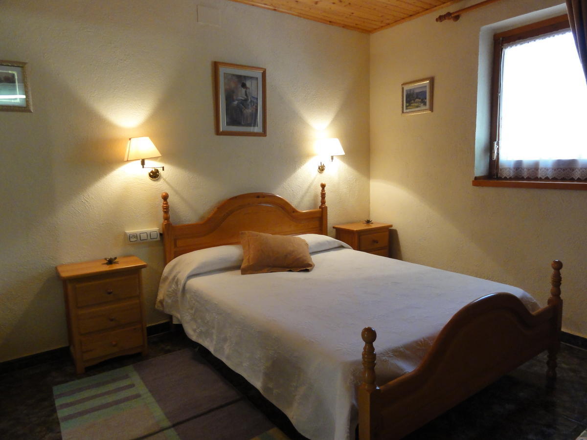 Ca L'Amadeu Hotel Vilanova de Escornalbou Szoba fotó