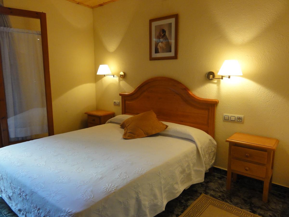 Ca L'Amadeu Hotel Vilanova de Escornalbou Kültér fotó