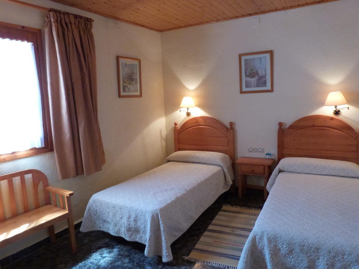 Ca L'Amadeu Hotel Vilanova de Escornalbou Szoba fotó