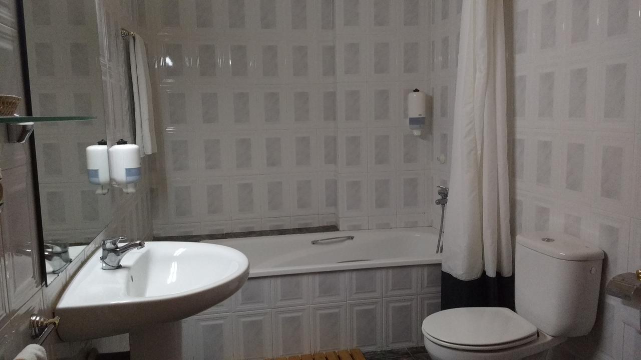 Ca L'Amadeu Hotel Vilanova de Escornalbou Kültér fotó
