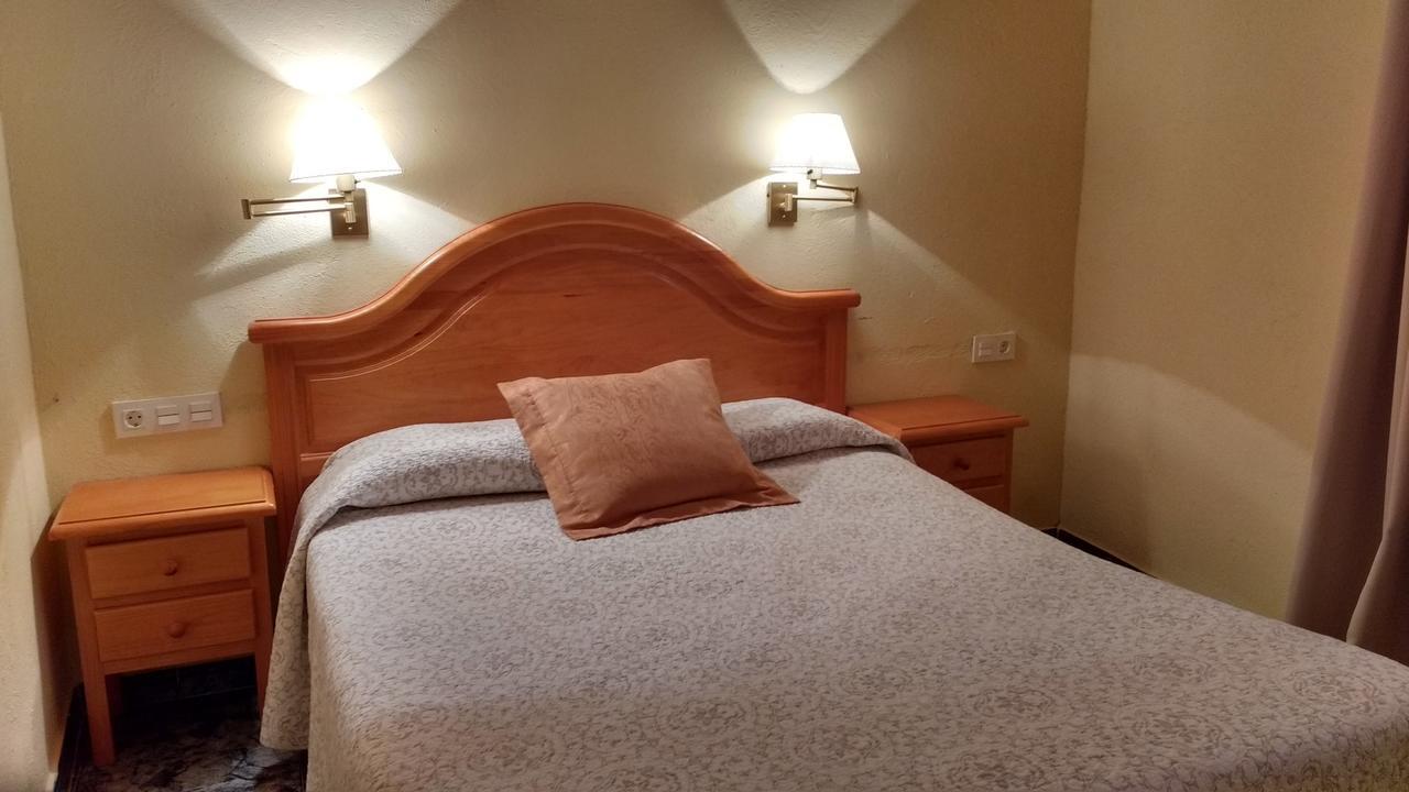 Ca L'Amadeu Hotel Vilanova de Escornalbou Kültér fotó