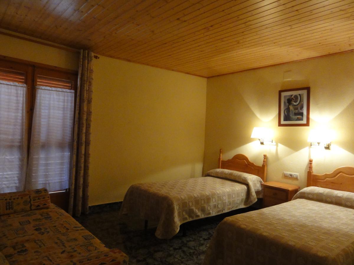Ca L'Amadeu Hotel Vilanova de Escornalbou Kültér fotó